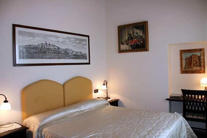 Room 12 of 61
