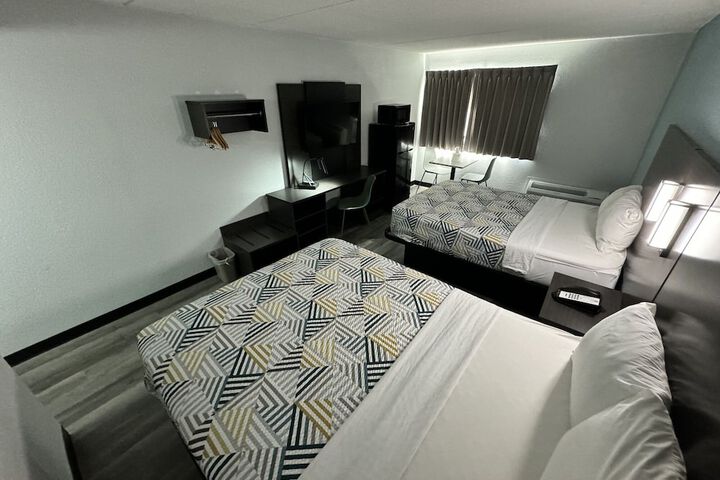 Room 35 of 61