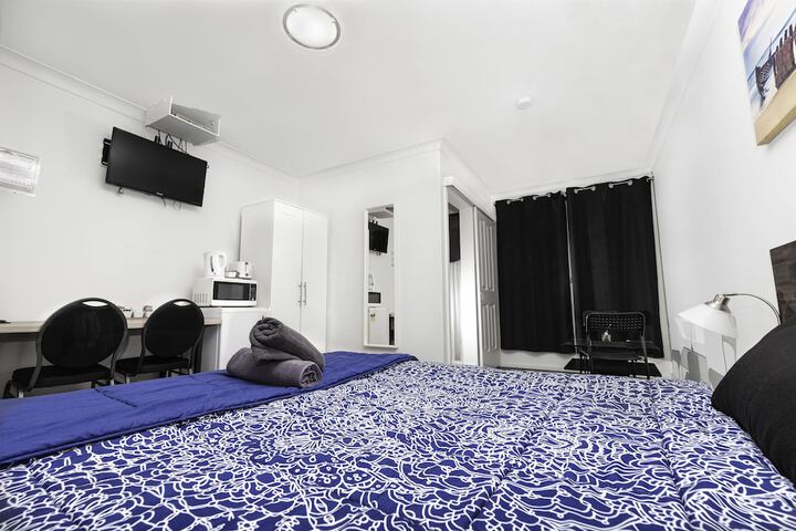 Room 16 of 31