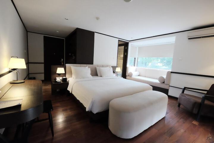 Room 18 of 63