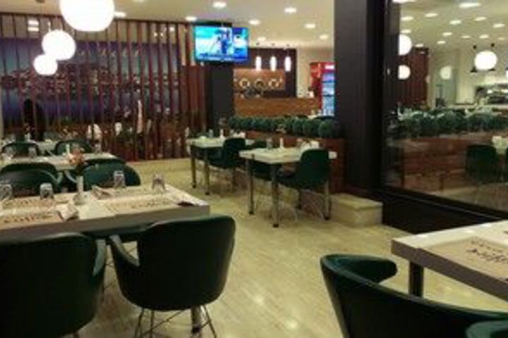 Dining 33 of 35