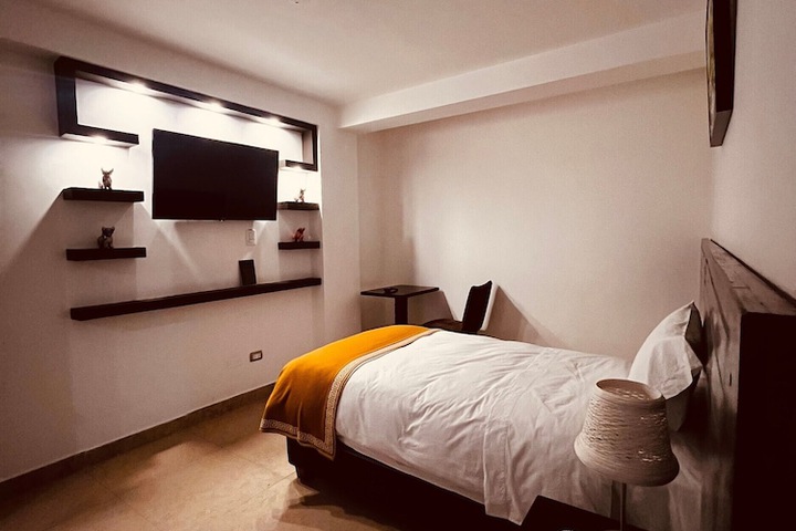 Room 43 of 64