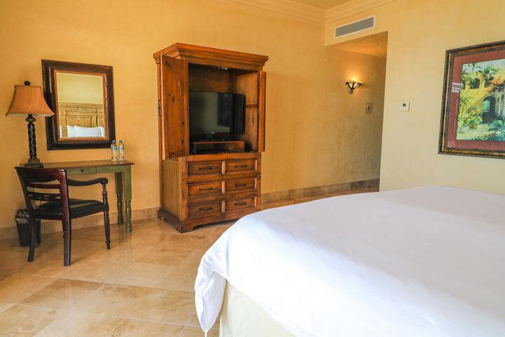 Room 13 of 85