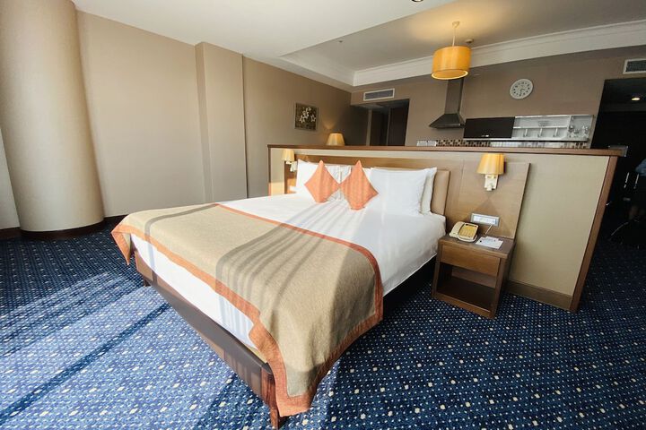 Parkside Hotel &  Apartments in Baku