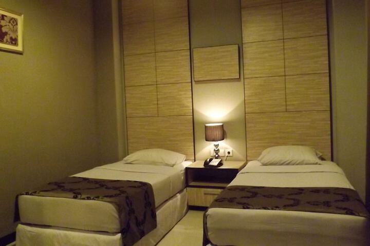 Room 5 of 27