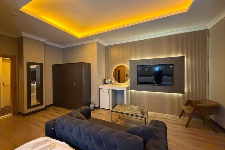 Room 10 of 22