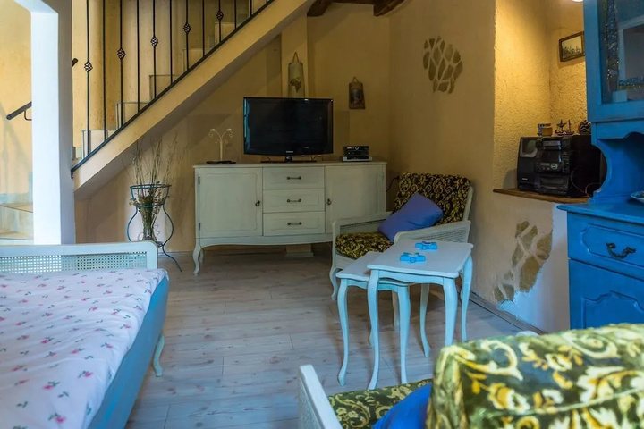 Room 2 of 14