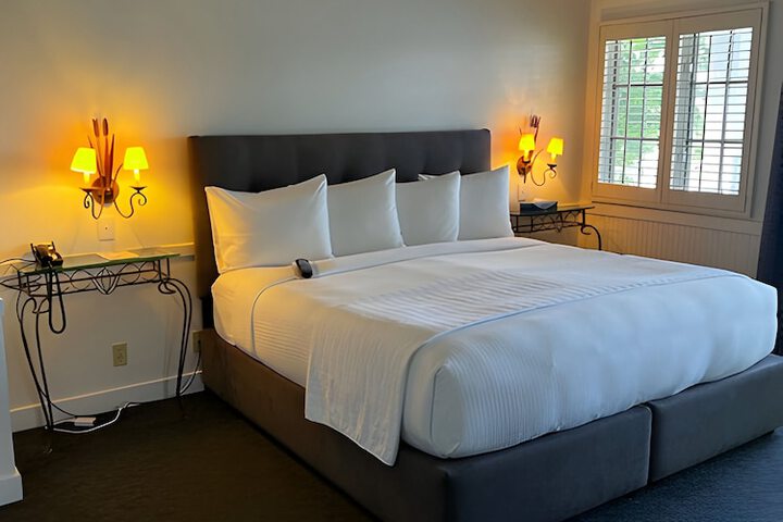 Room 11 of 35