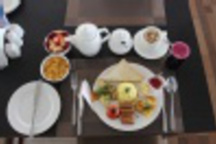 Dining 76 of 120