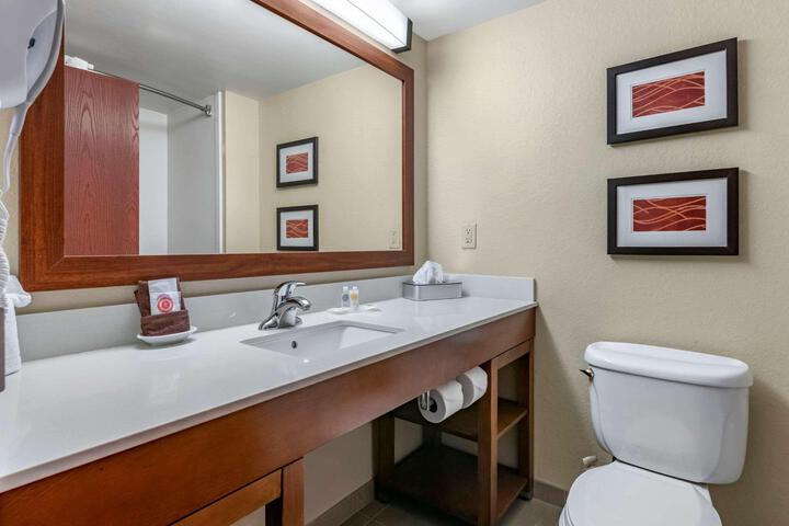 Business 2 Queen Beds Accessible (23 of 24)