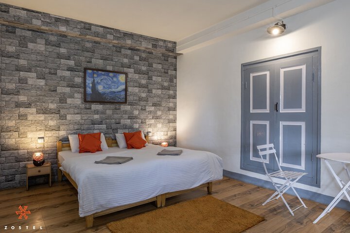 Room 15 of 48