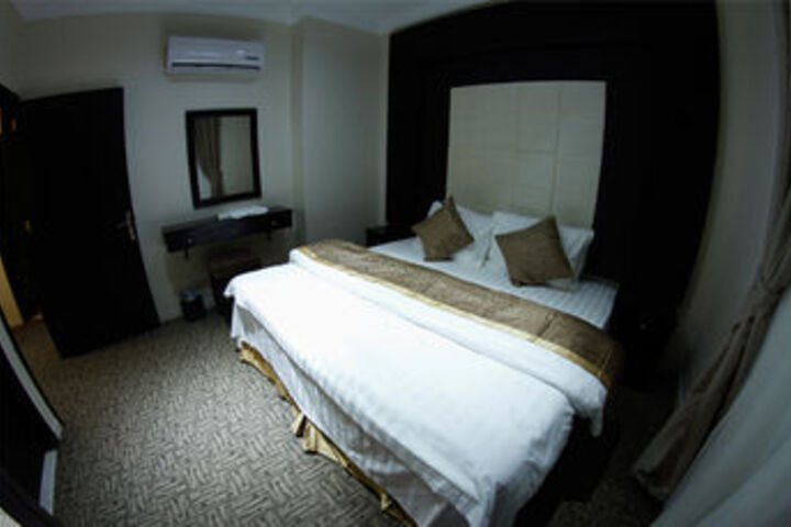Room 6 of 26