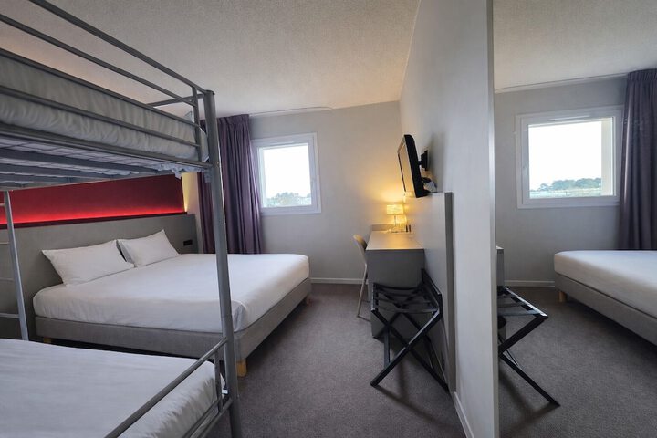 Room 14 of 30
