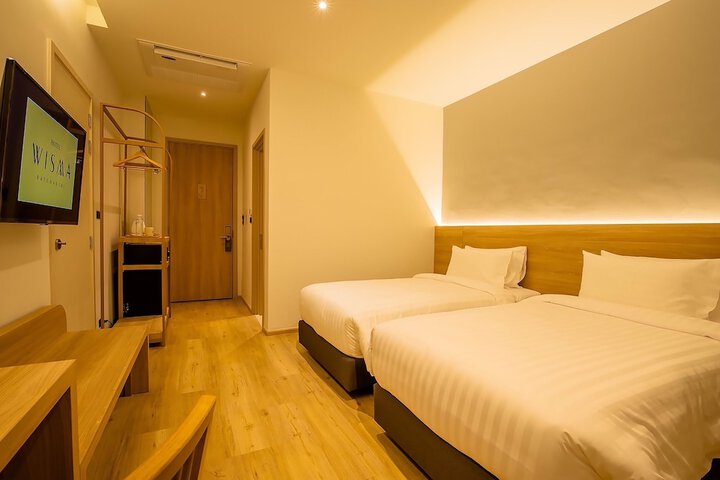 Room 6 of 37