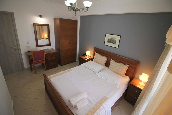 Room 26 of 177