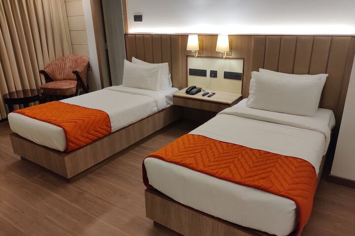 Room 11 of 24