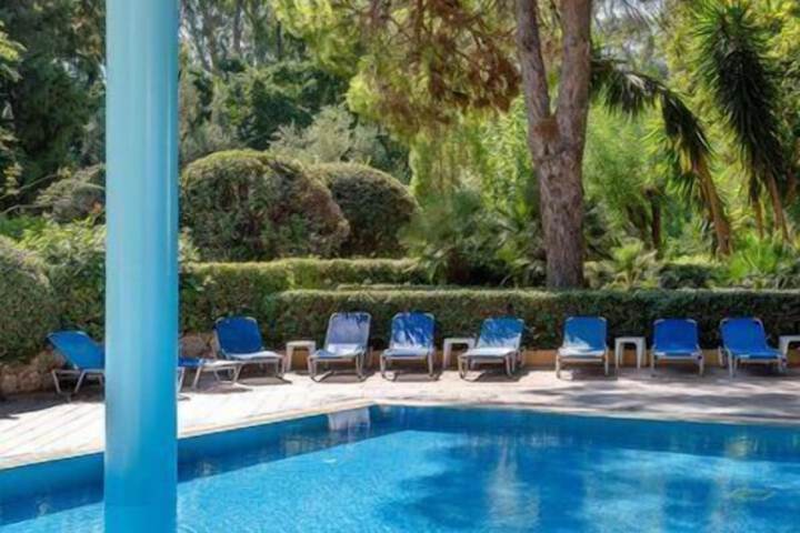 Pool 39 of 100