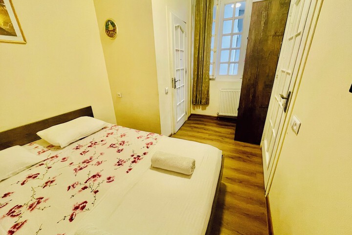Room 44 of 146