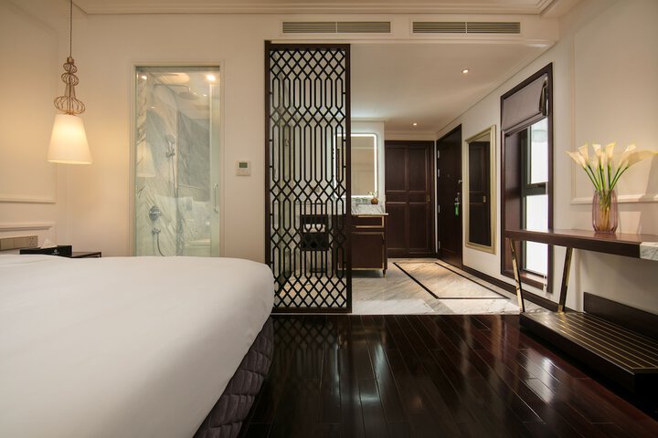 Room 12 of 144