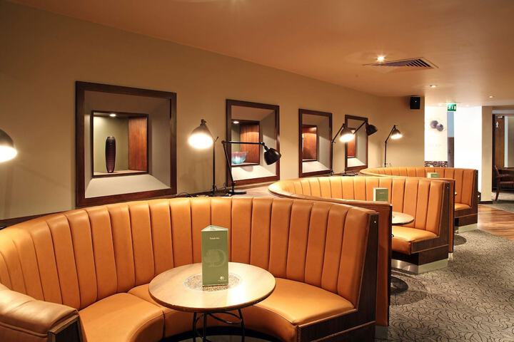 Lounge 73 of 124