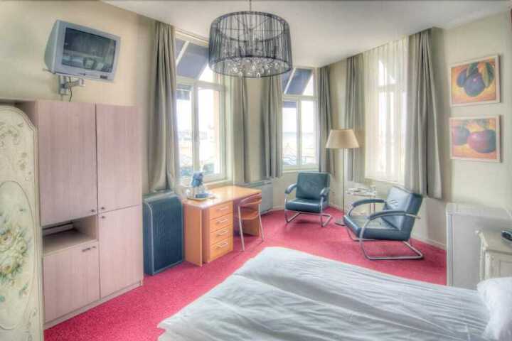 Photo 6
