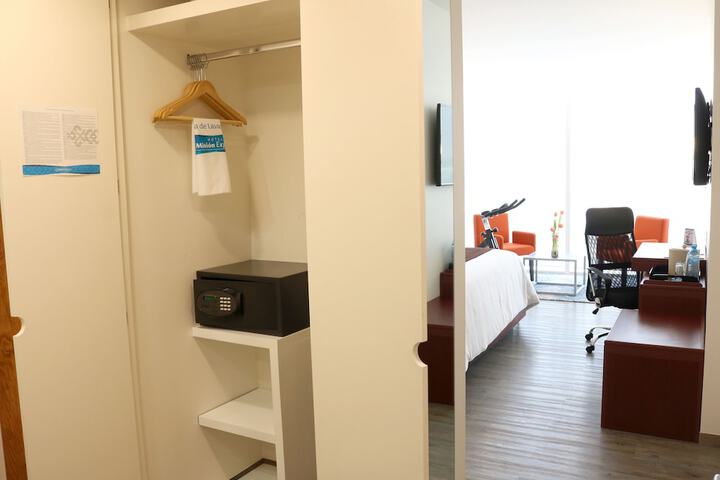 Room 12 of 34