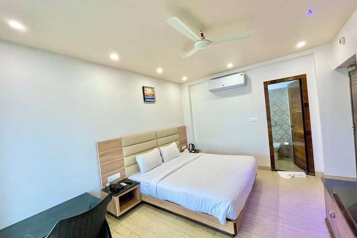Room 5 of 52