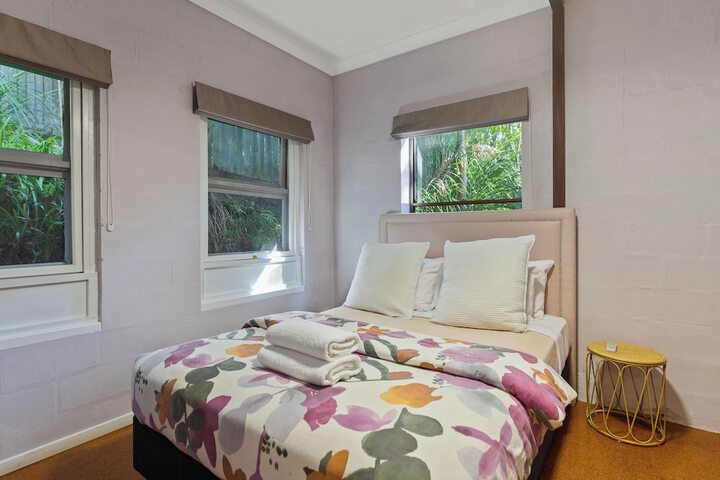 Room 4 of 72