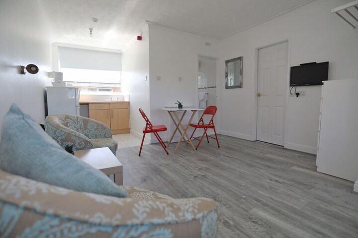 Room 16 of 40