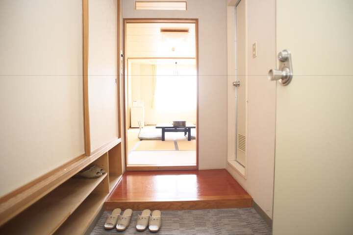 Room 8 of 36