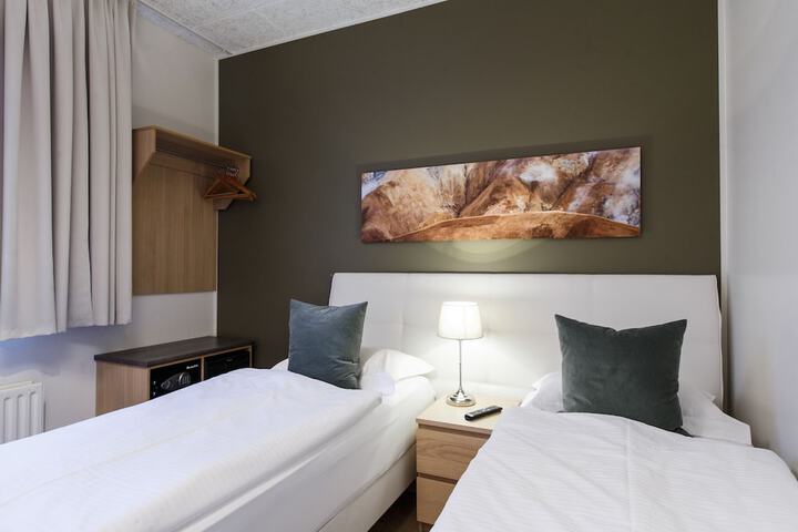 Room 10 of 65