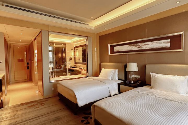 Room 16 of 78