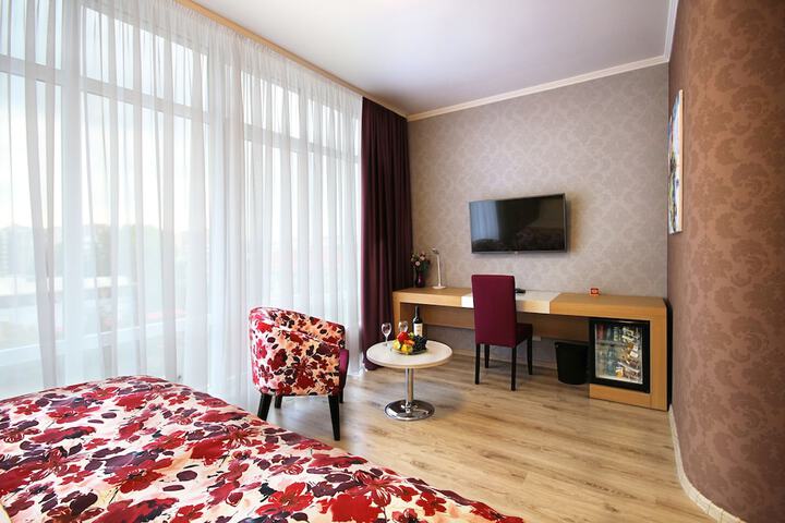 Room 6 of 38