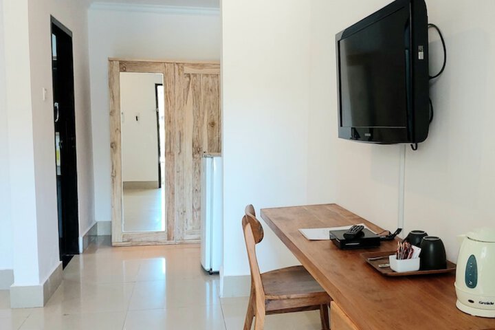 Room 25 of 99