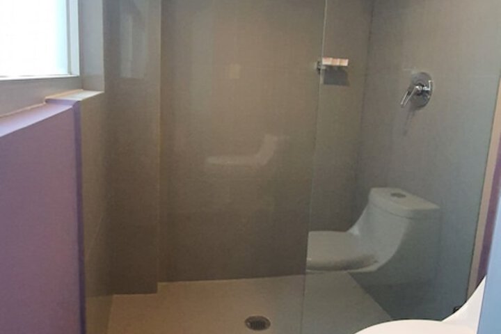 Room 8 of 13