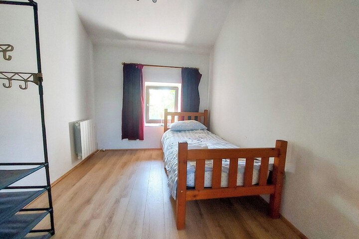 Room 95 of 320