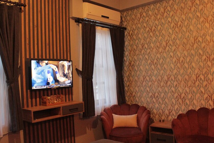 Room 24 of 118