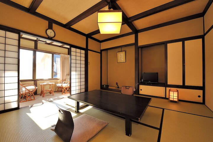 Room 19 of 107
