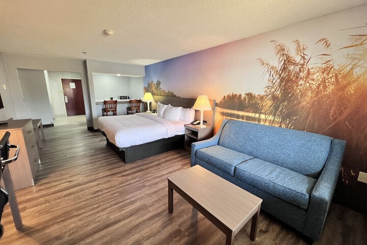 1 King Bed Accessible Upgrade (4 of 67)