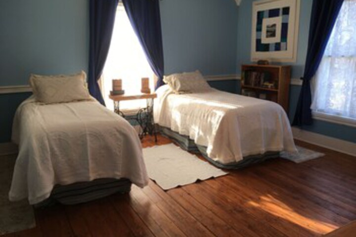 Room 25 of 42