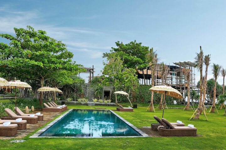 Pools & Facilities