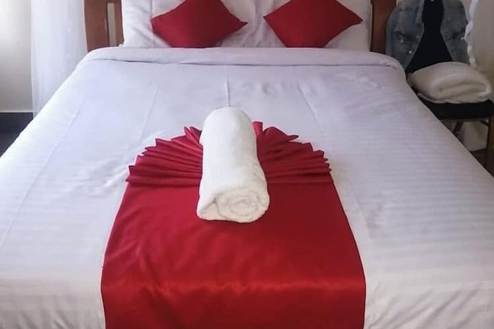 Room 9 of 26