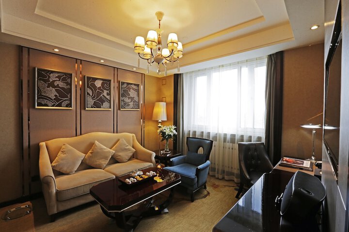 Room 18 of 30