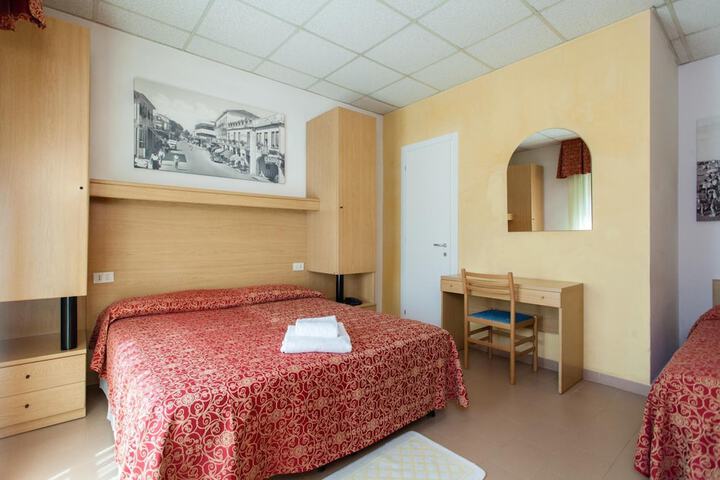 Room 15 of 46