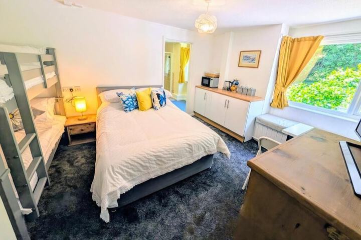 Room 5 of 21