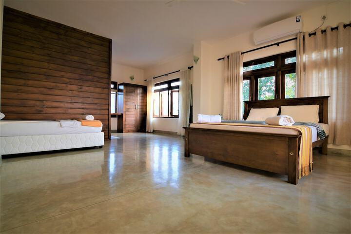 Room 6 of 38