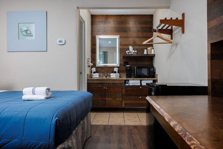 2 Queen Beds Accessible (7 of 16)