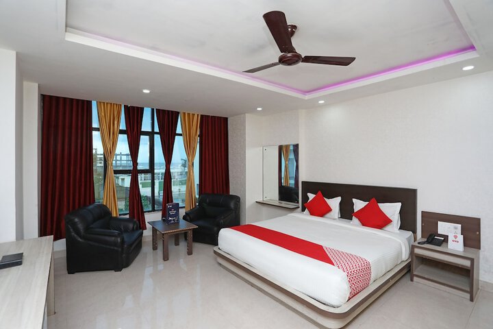 OYO 13891 Hotel Shayon Residency