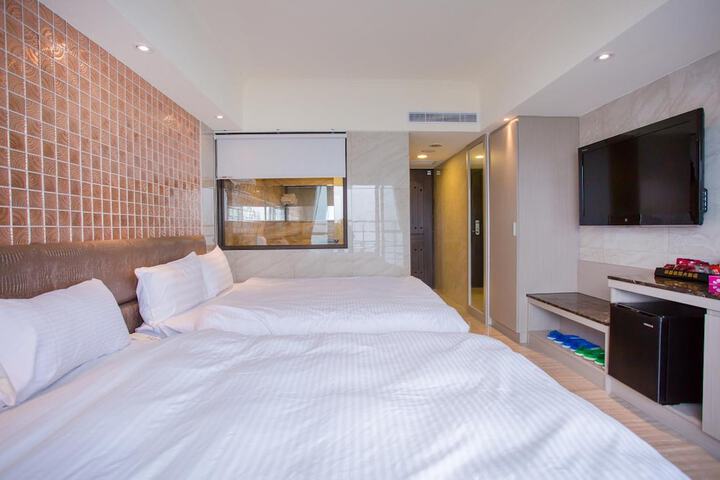 Room 13 of 39