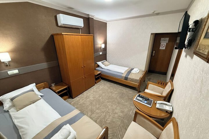 Room 47 of 83